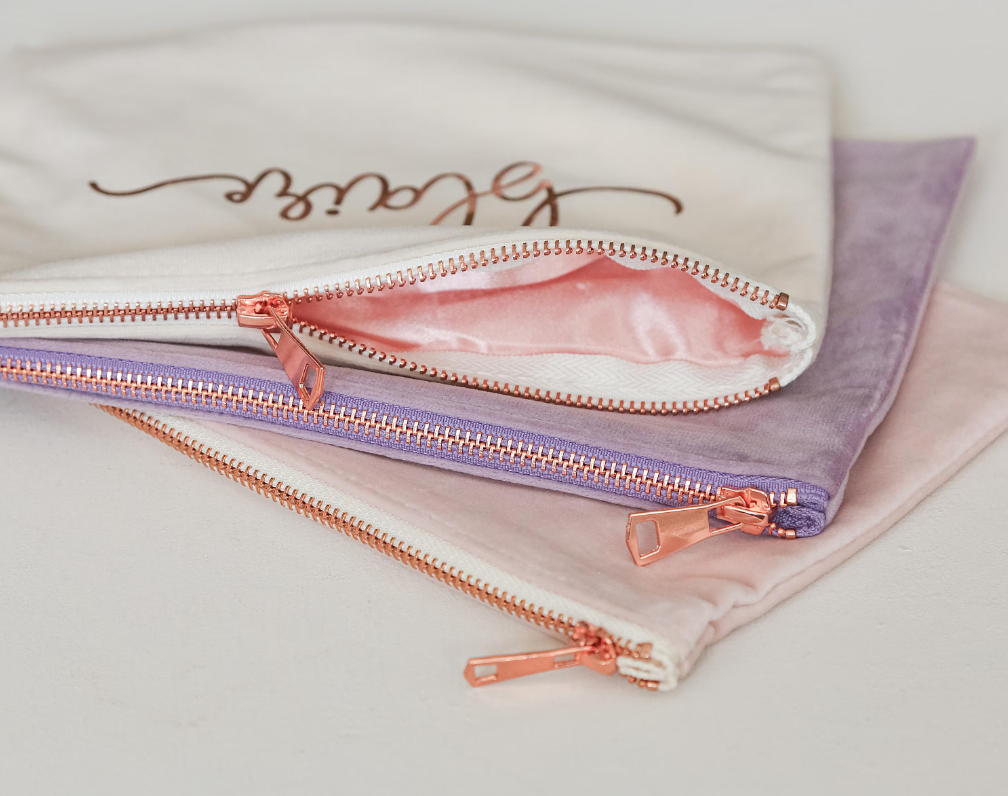 Zipper details for velvet bag